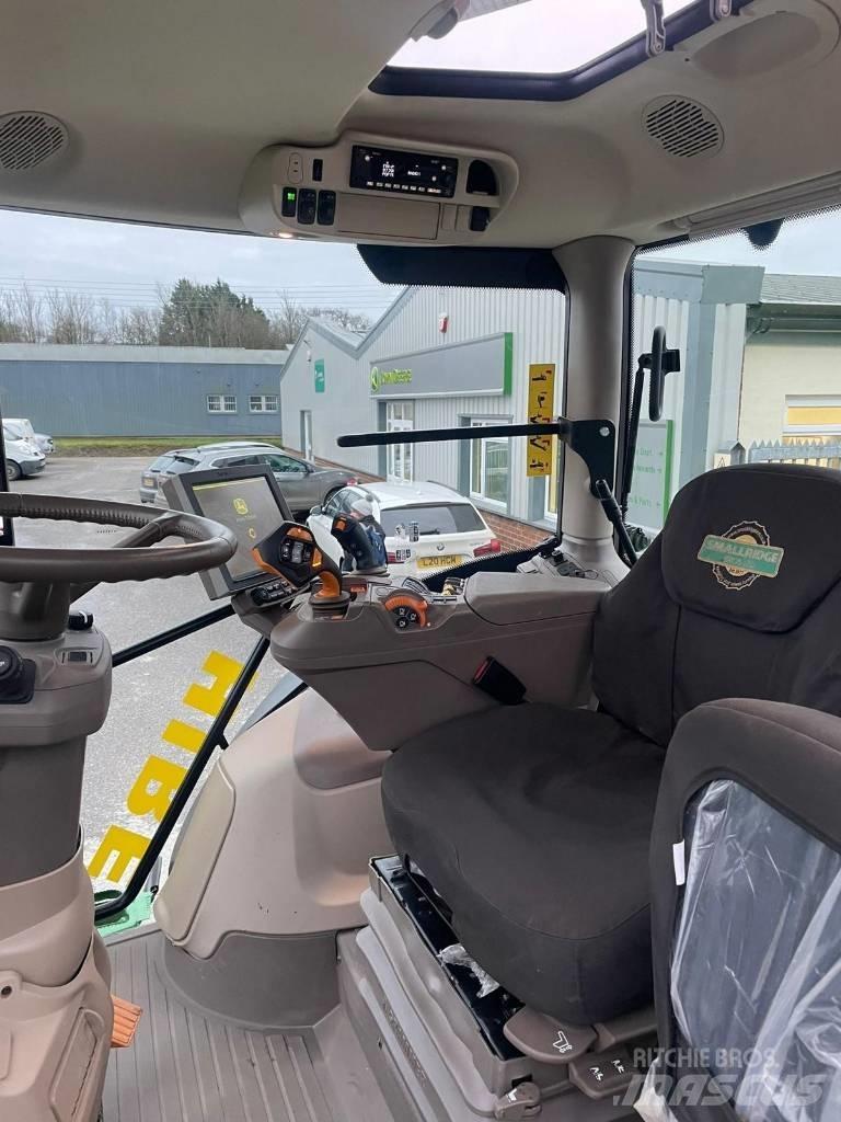 John Deere 6R215 Traktori