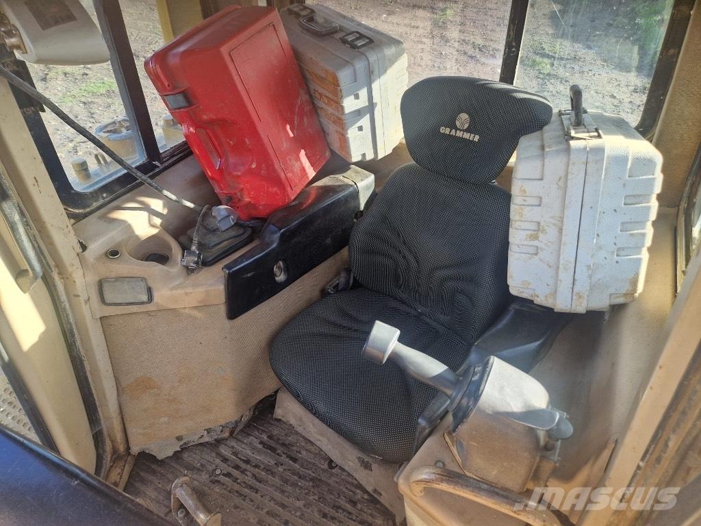 CAT D 6 R II Buldožeri gusjeničari