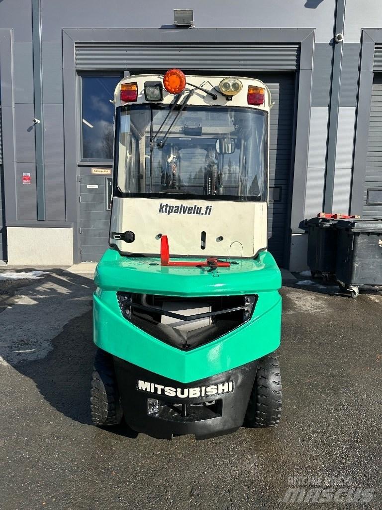 Mitsubishi FD25N Dizelski viličari