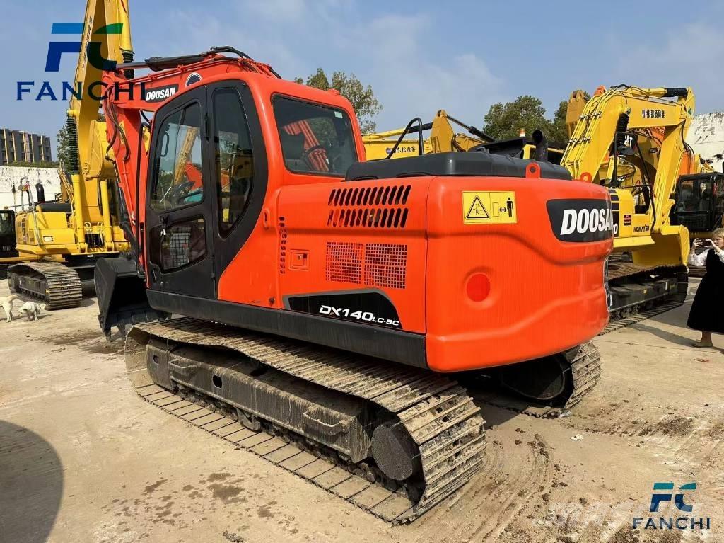 Doosan DX 140 LC Bageri gusjeničari