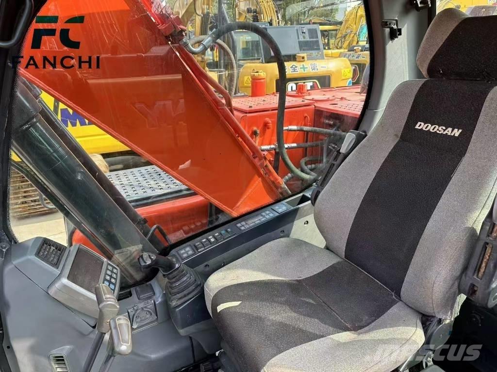 Doosan DX 140 LC Bageri gusjeničari