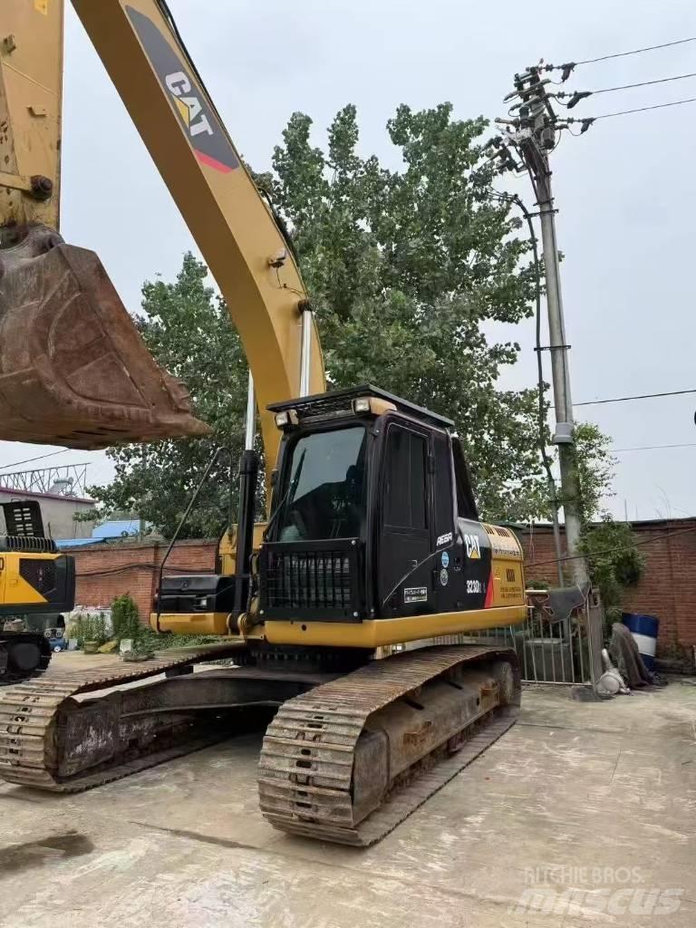 CAT 323D Bageri gusjeničari