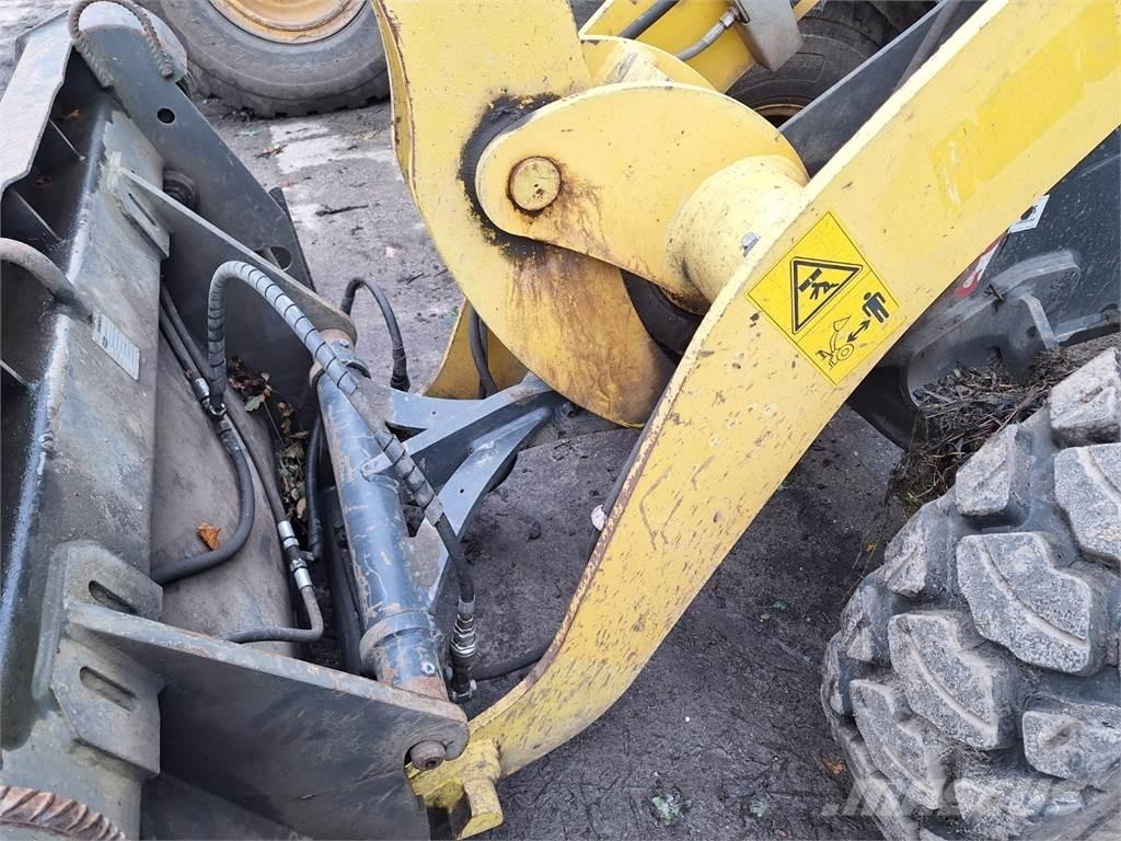 Komatsu WA 70 4X4 Građevinarstvo – ostalo