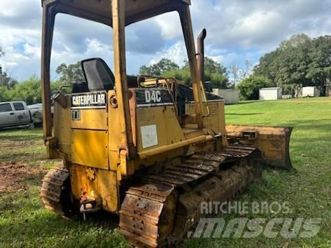 CAT D 4 C Buldožeri gusjeničari