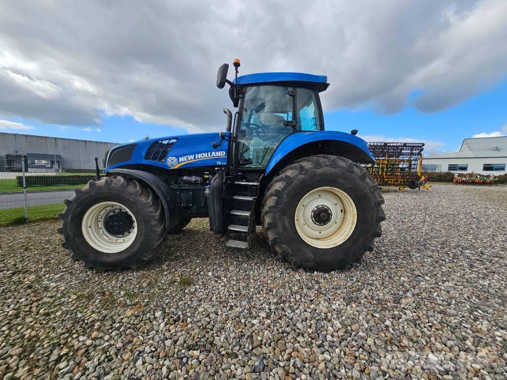 New Holland T 8.300 Traktori