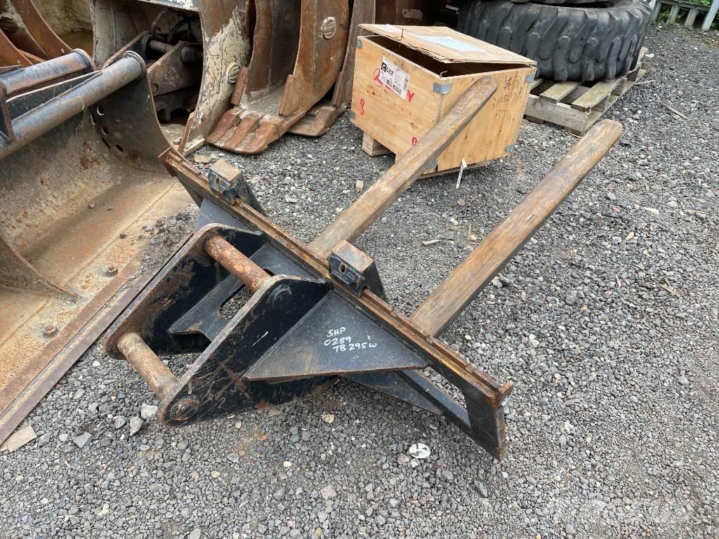 Takeuchi TB 295 W Bageri na kotačima