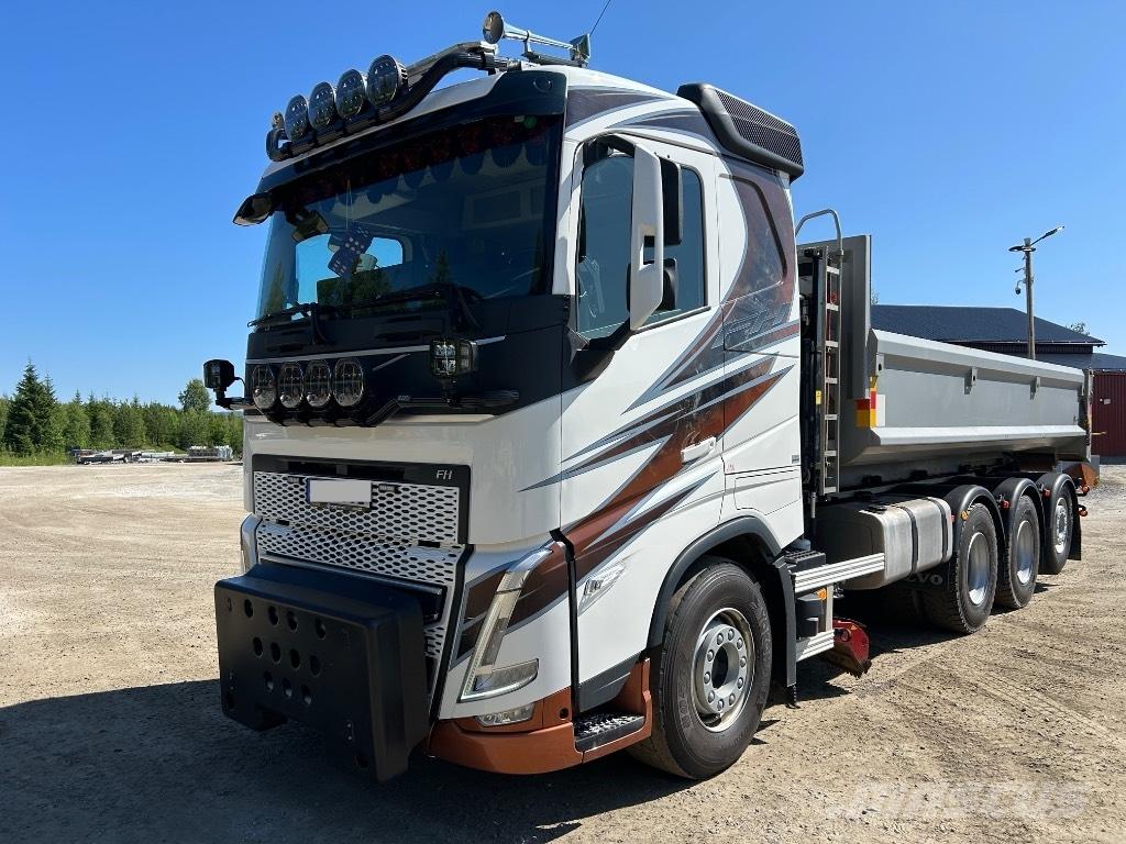 Volvo FH 540 8x4 Rol kiper kamioni s kukama za dizanje
