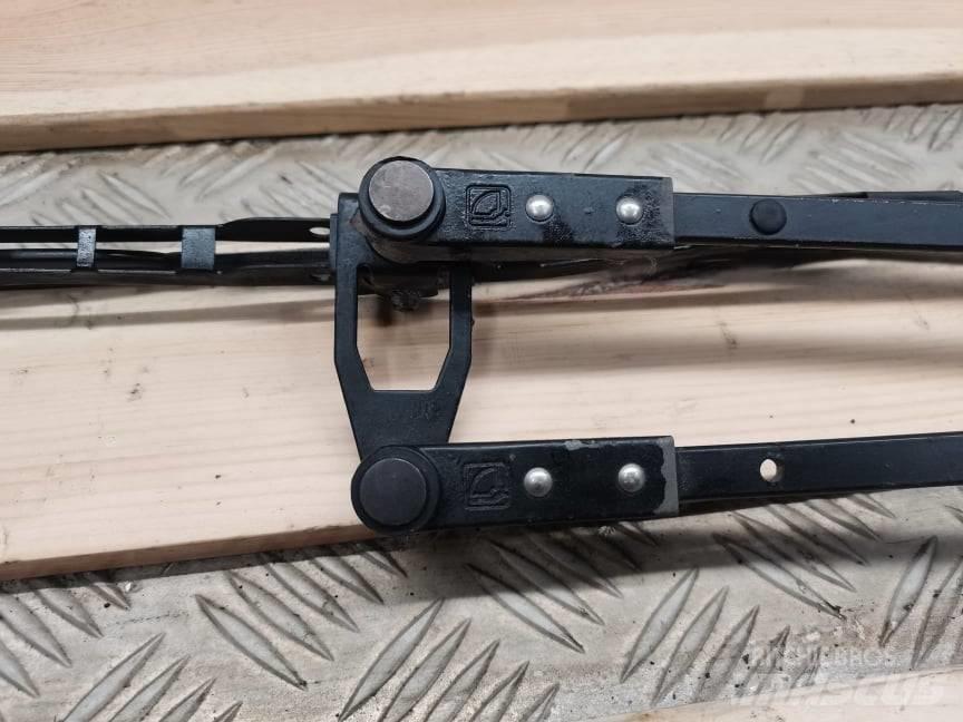 Manitou MLT .... wiper Kabine i unutrašnjost