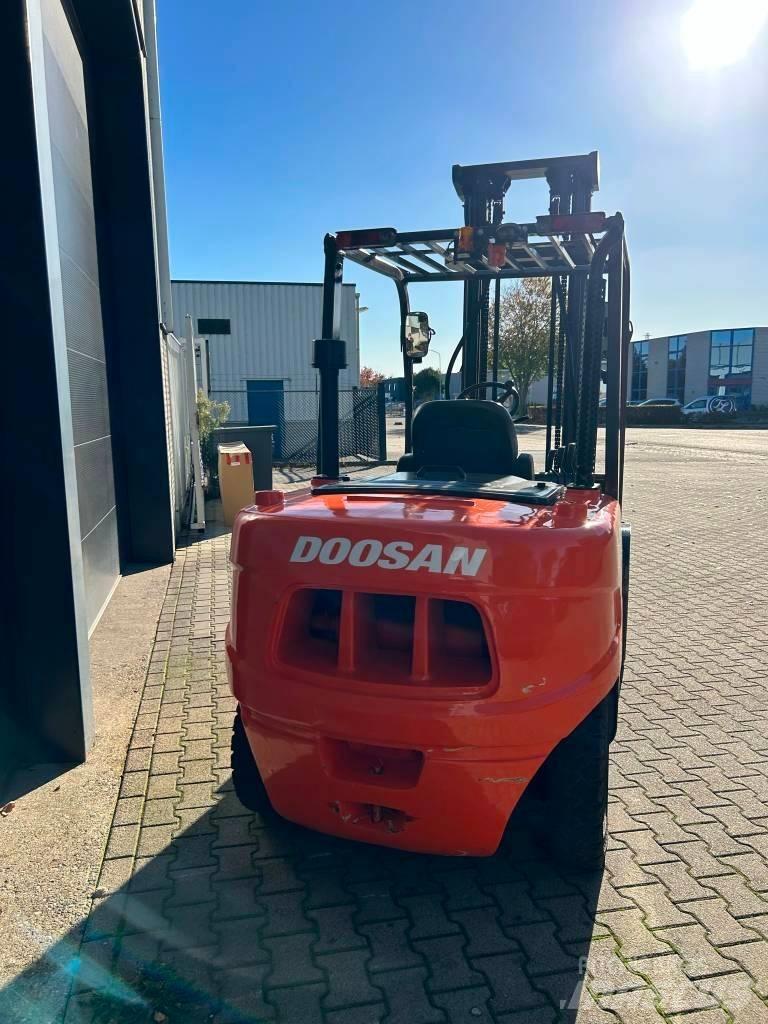 Doosan D50C-5 Dizelski viličari
