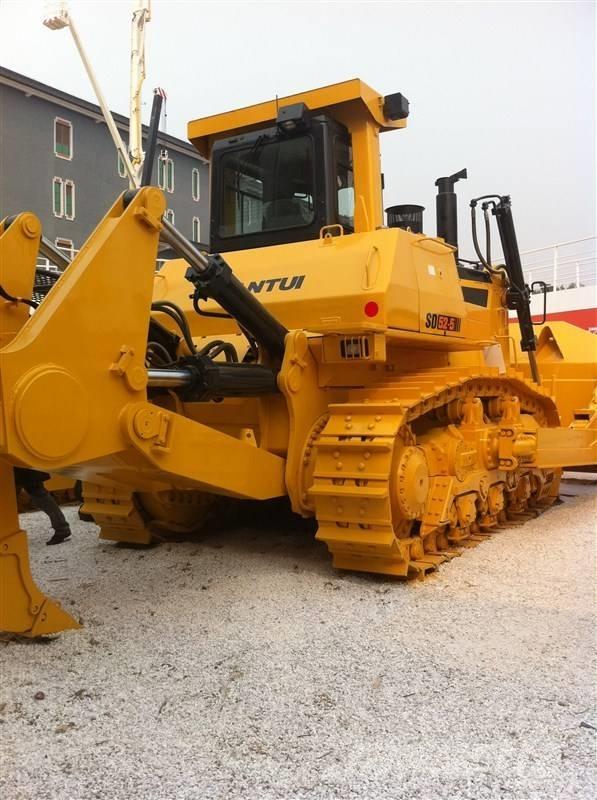 Komatsu d65ex-16 Buldožeri gusjeničari