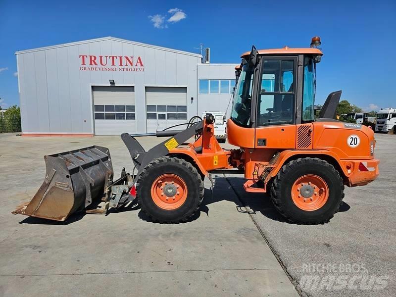 Volvo L 30 G Utovarivači na kotačima
