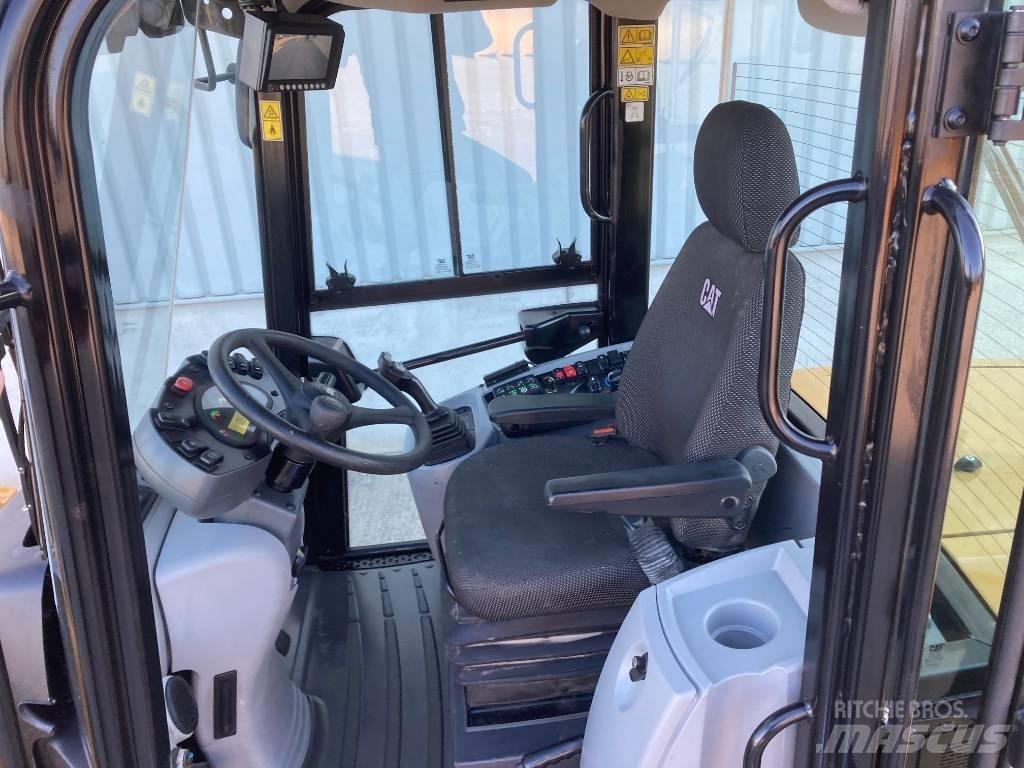 CAT 910 Utovarivači na kotačima