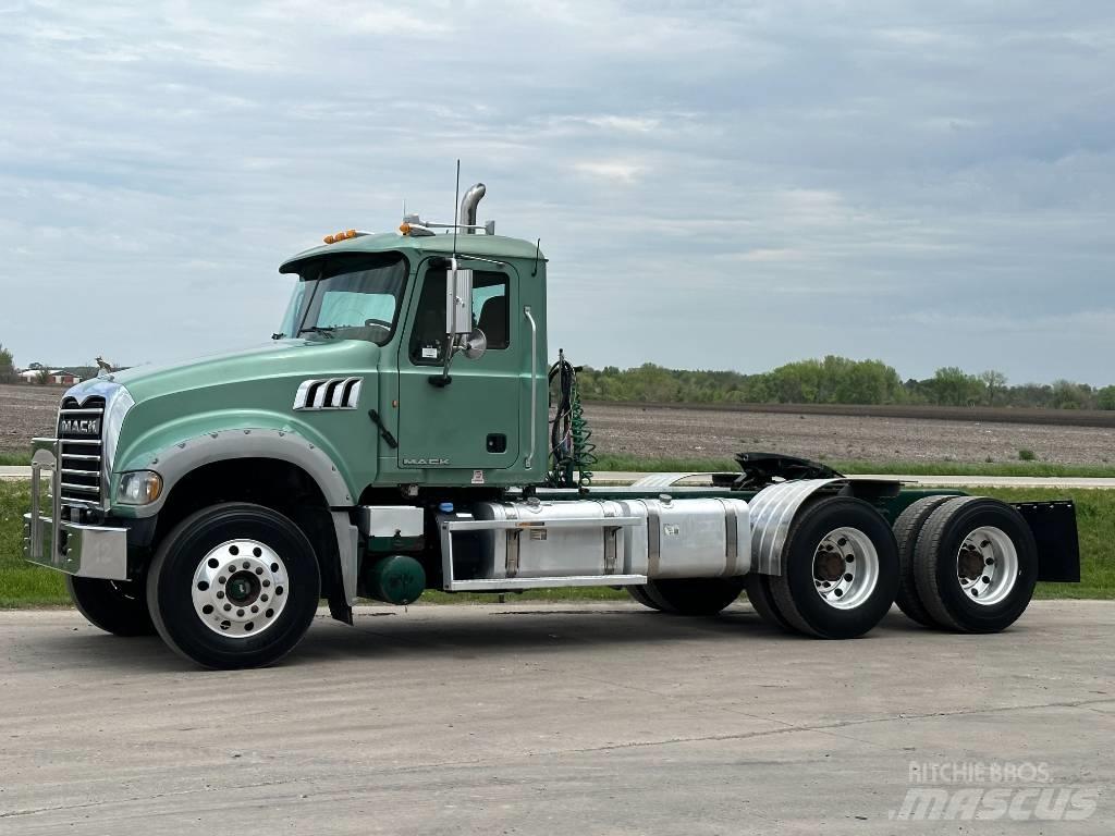 Mack GU713 Traktorske jedinice