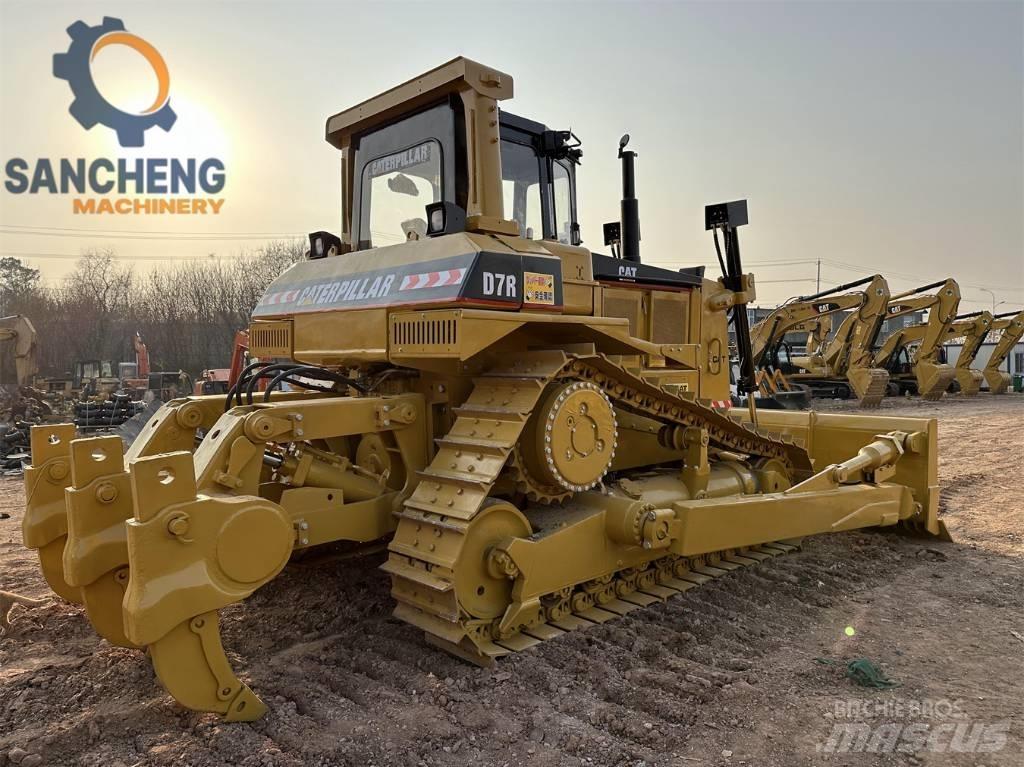 CAT D 7 R Buldožeri gusjeničari