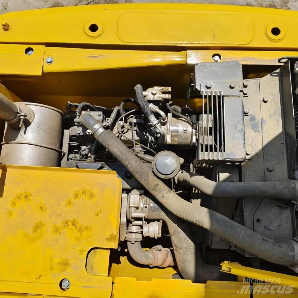 Komatsu PC 130 Bageri gusjeničari
