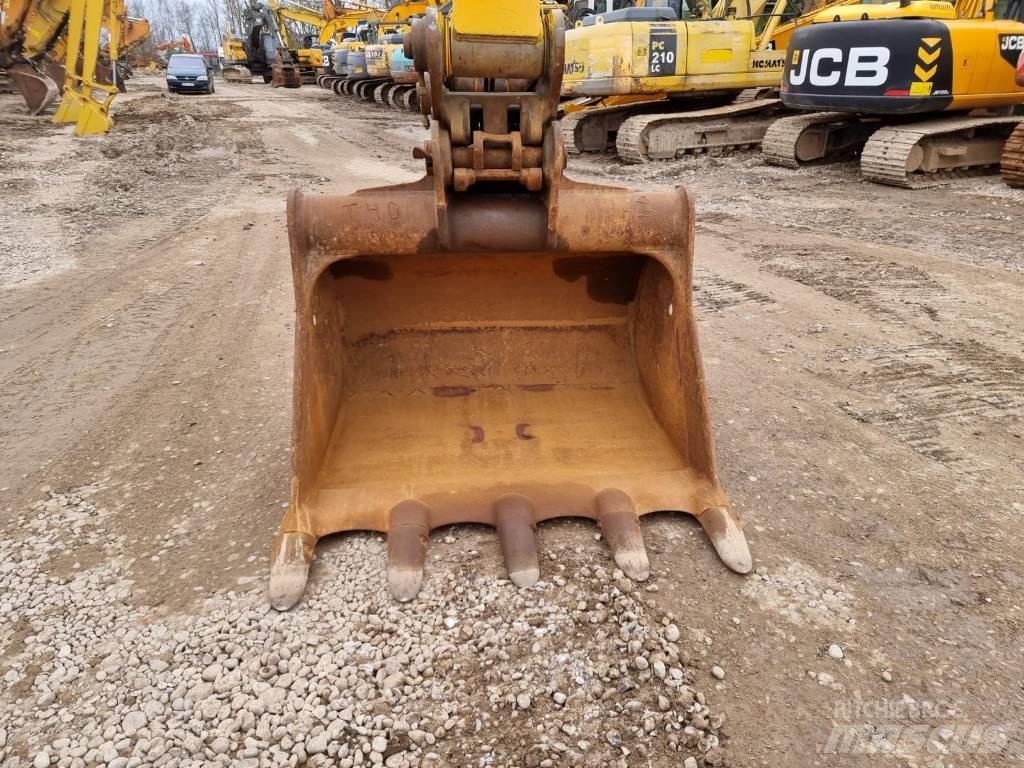 JCB JS 220 LC Bageri gusjeničari