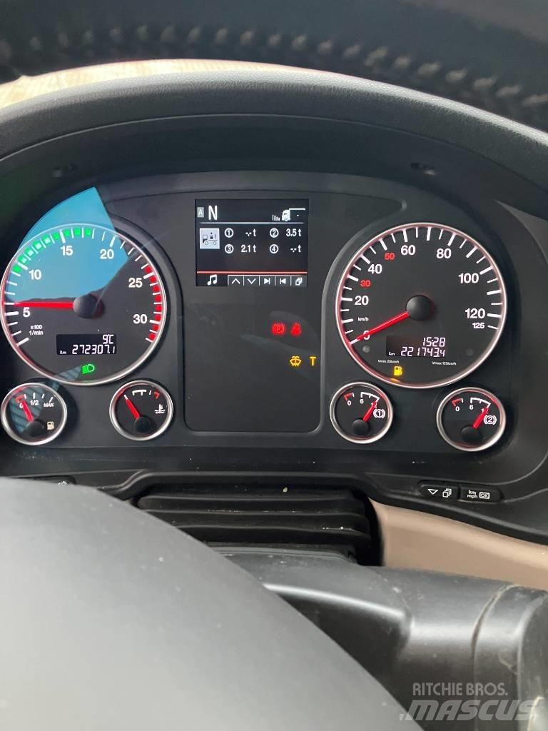 MAN TGX 26.500 6X2 Rol kiper kamioni s kukama za dizanje