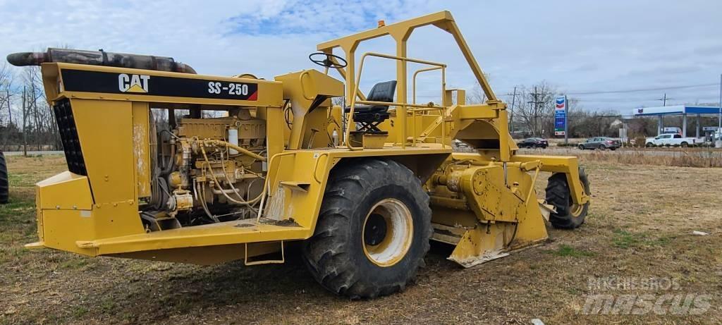 CAT SS 250 B Kompaktori zemlje