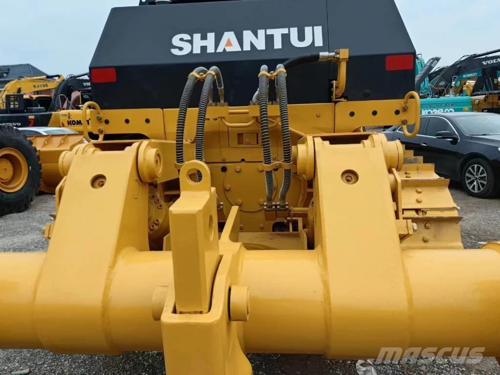 Shantui D22 Buldožeri gusjeničari