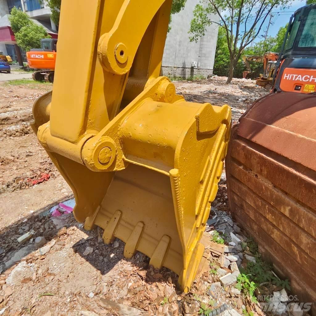 CAT 310 Bageri gusjeničari
