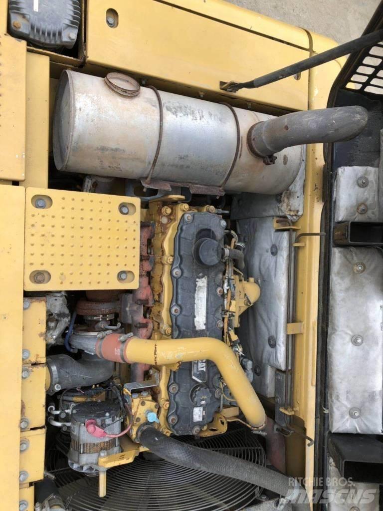 CAT 329 Bageri gusjeničari