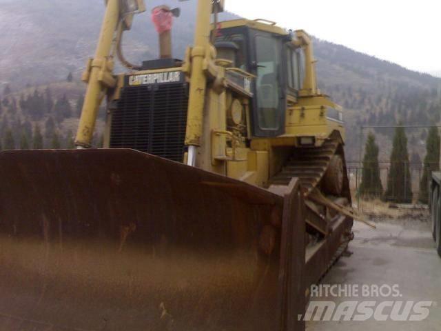 CAT D 8  R Buldožeri gusjeničari