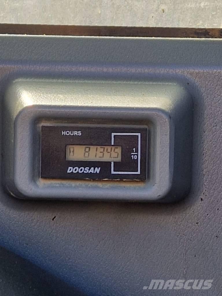 Doosan DX 140 LCR Bageri gusjeničari