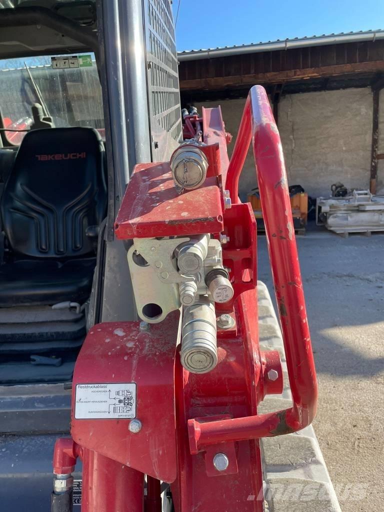 Takeuchi TL12 V2 Skid steer mini utovarivači