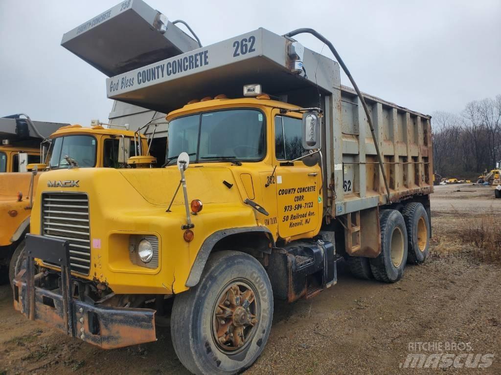 Mack DM690SX Kiper kamioni