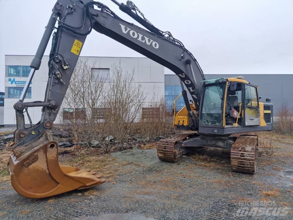 Volvo 220E Bageri gusjeničari