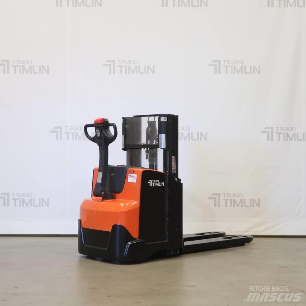 Toyota SWE200D Ručni električni viličar