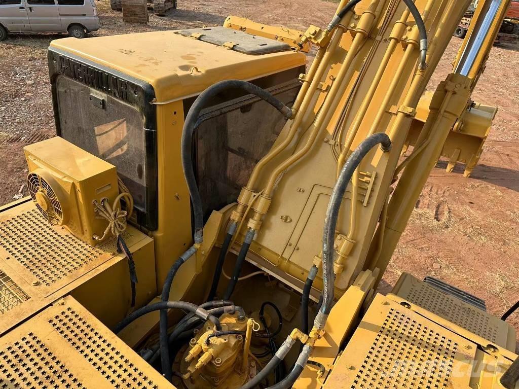 CAT 330B Bageri gusjeničari