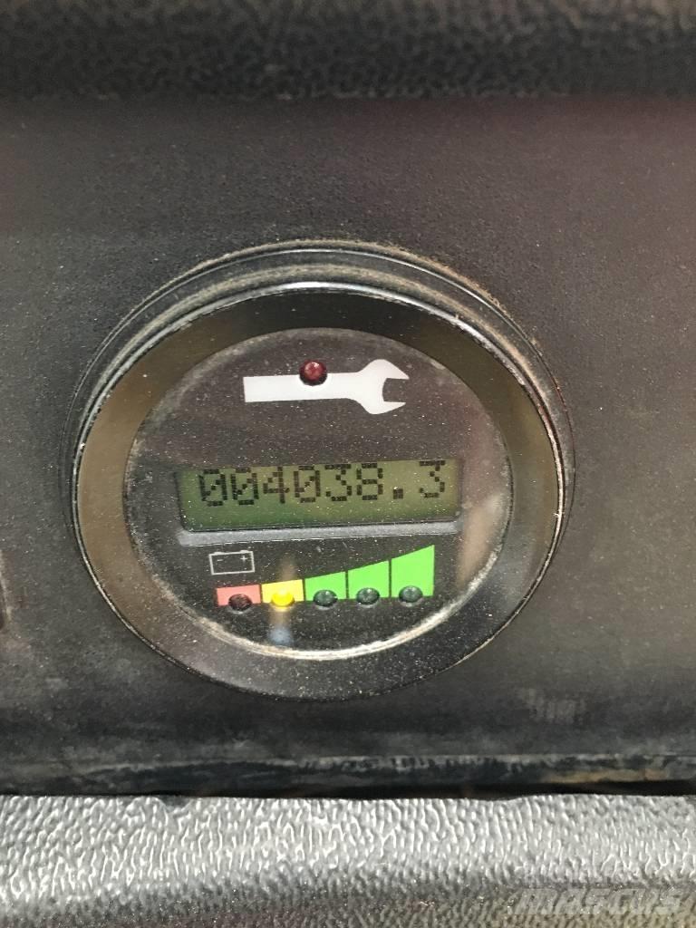 Hyster R30XMF2 Visokopodizni komisioni viličar
