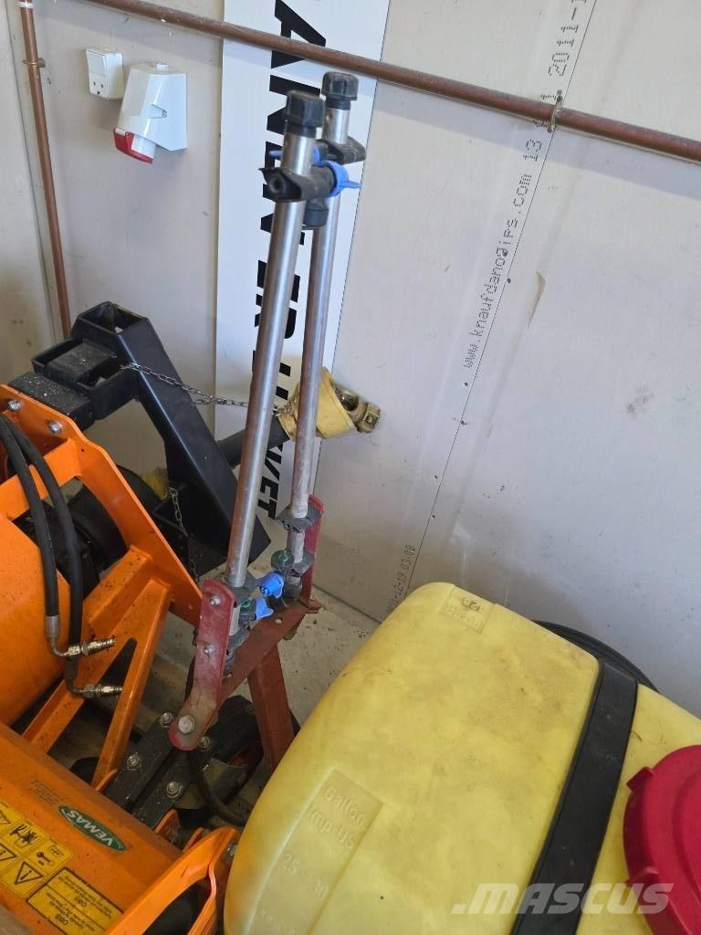 John Deere 855 Kompaktni (mali) traktori