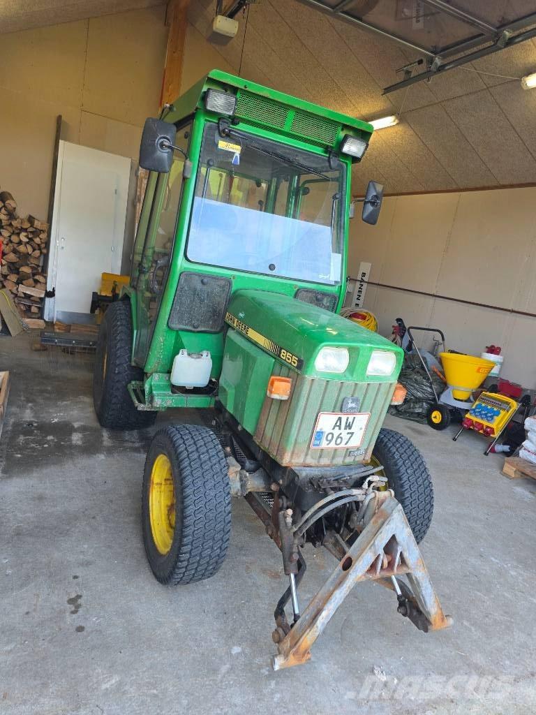 John Deere 855 Kompaktni (mali) traktori