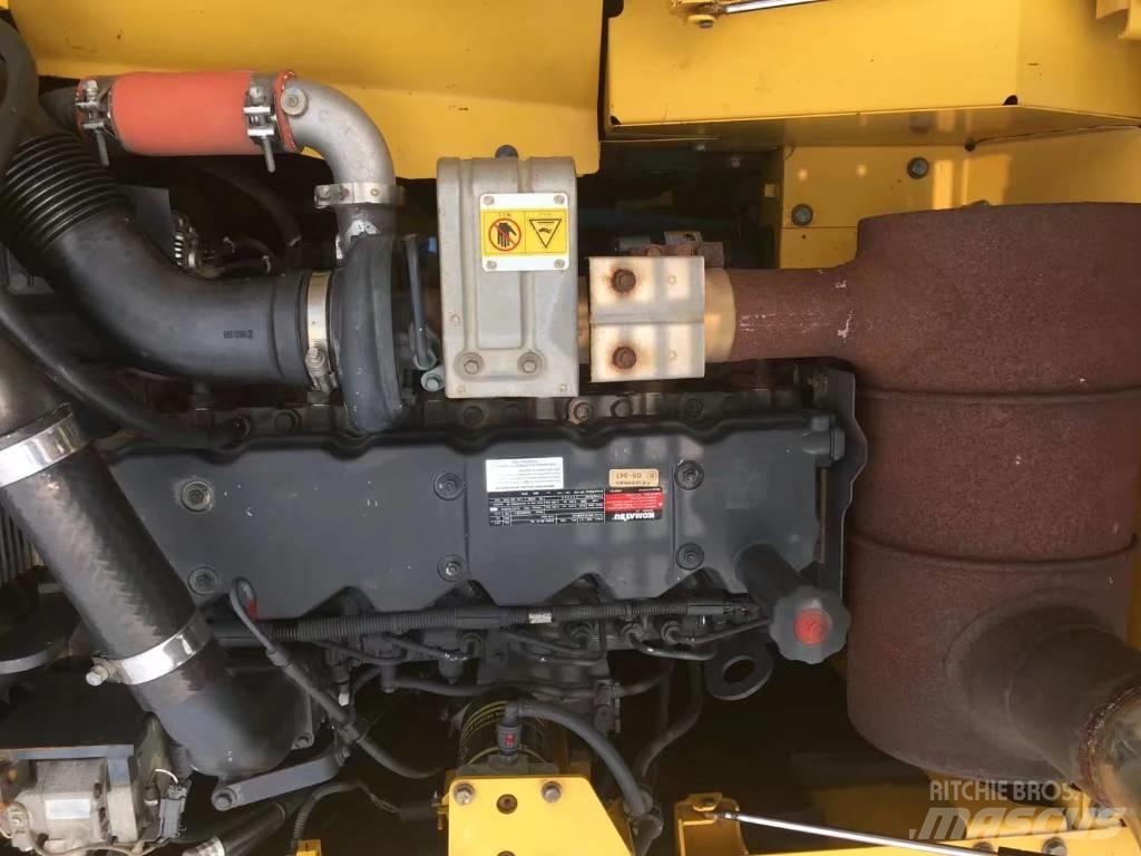 Komatsu pc200-8 Bageri gusjeničari