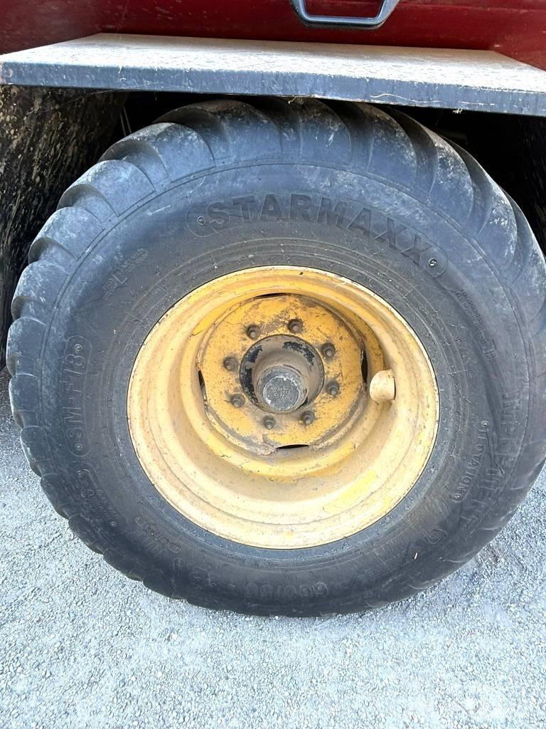 New Holland D 1210 Balirke za kockaste bale