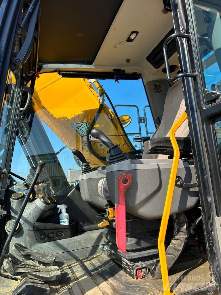 JCB 220X L Bageri gusjeničari