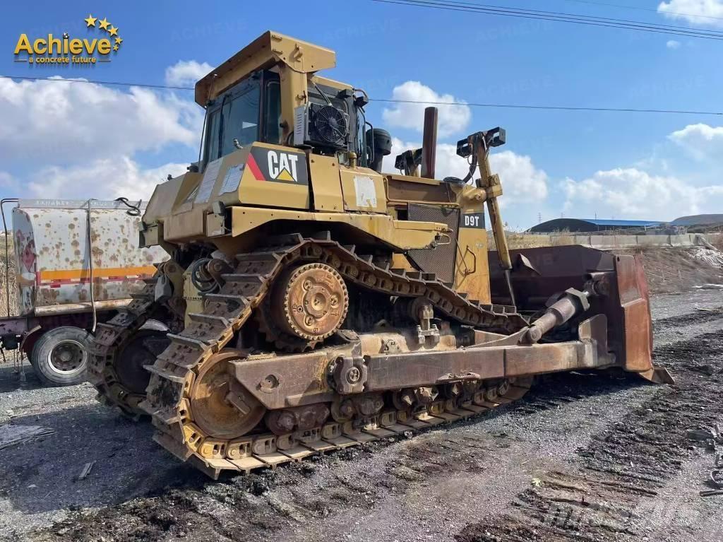 CAT D 9 T Buldožeri gusjeničari