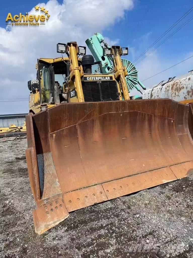 CAT D 9 T Buldožeri gusjeničari