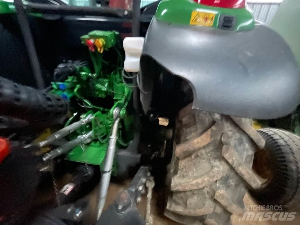 John Deere 6100 M Traktori