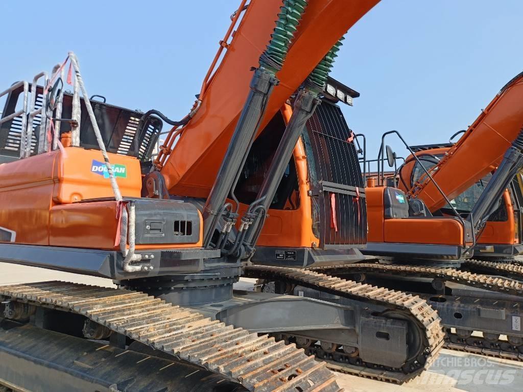 Doosan DX300-9 Bageri gusjeničari