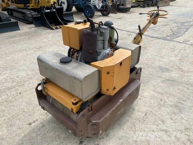 CASE Vibromax W 70 Valjci sa dvojnim bubnjem