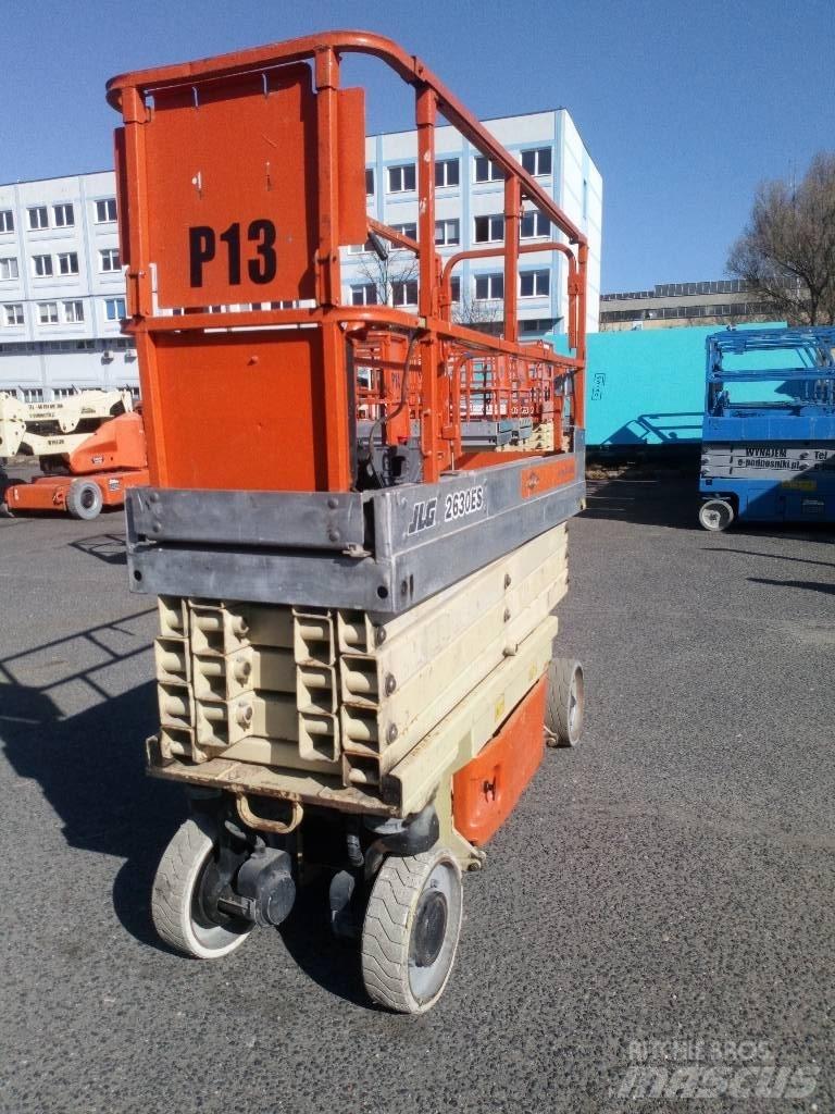 JLG 2630 ES Škaraste platforme