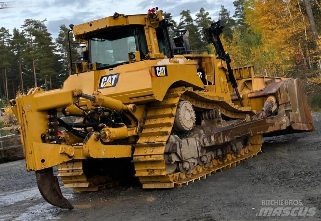 CAT D 8 T Buldožeri gusjeničari
