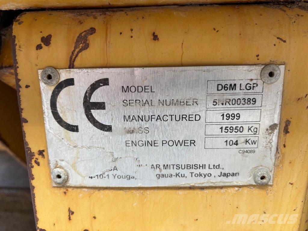 CAT D 6 M LGP Buldožeri gusjeničari