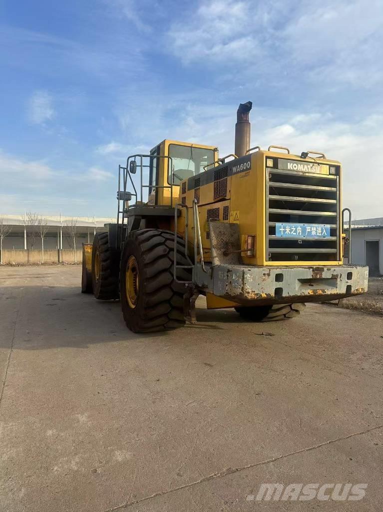 Komatsu WA 600-6 Utovarivači na kotačima
