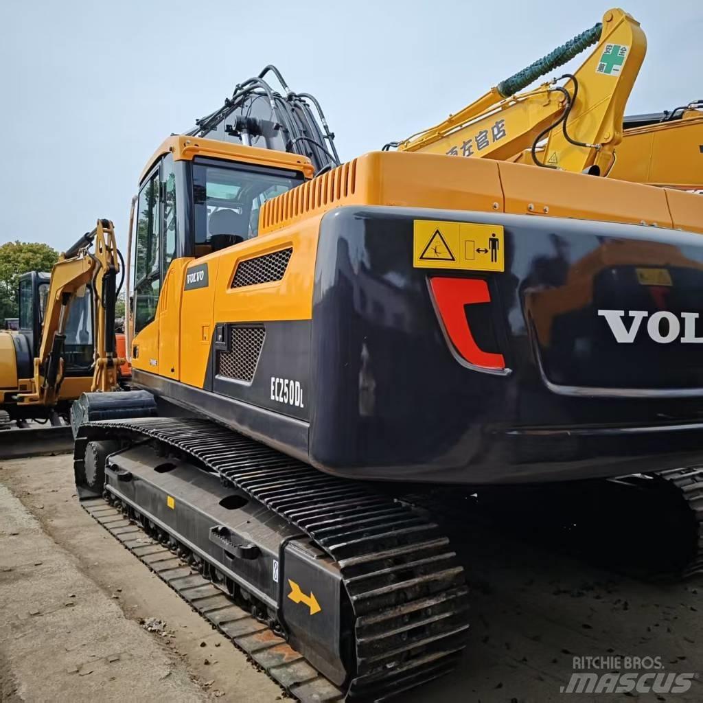 Volvo 250DL Bageri gusjeničari