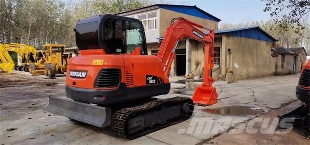 Doosan DX60 Bageri gusjeničari