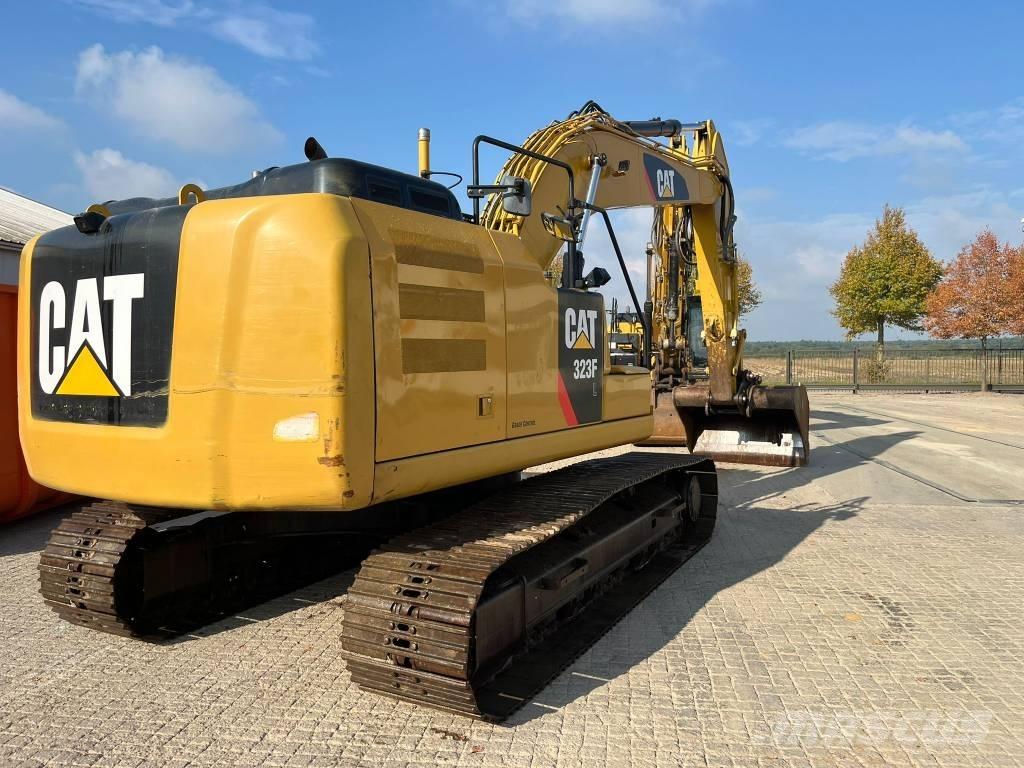 CAT 323 F L Bageri gusjeničari